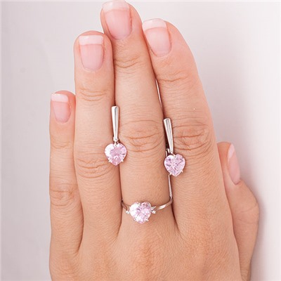 Серебряное кольцо с розовым фианитом 943