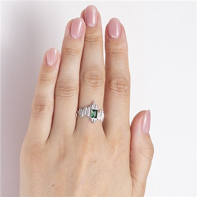 Серебряное кольцо с фианитом зеленого цвета - 1274