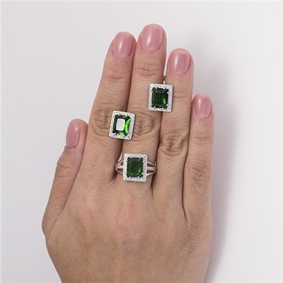 Серебряное кольцо с фианитом зеленого цвета - 1177