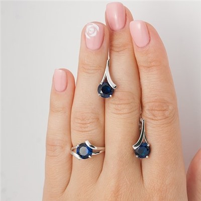 Серебряное кольцо с синим фианитом 547