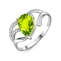 Серебряное кольцо с фианитом цвета хризолит 821
